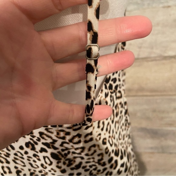 ASTR the  label women’s animal print cowl neck thong bodysuit in‎ size small - Picture 8 of 14